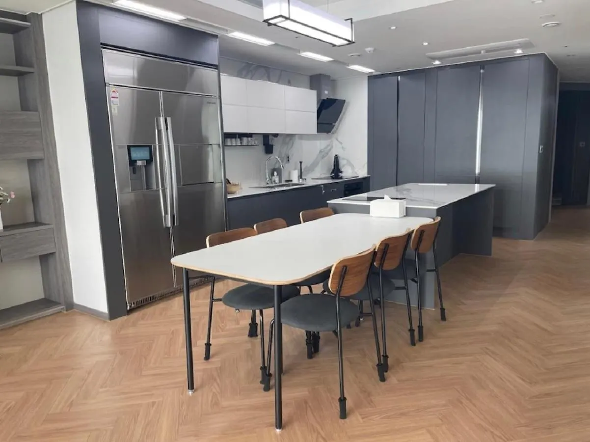 Apartment Stay G7 Busan Station